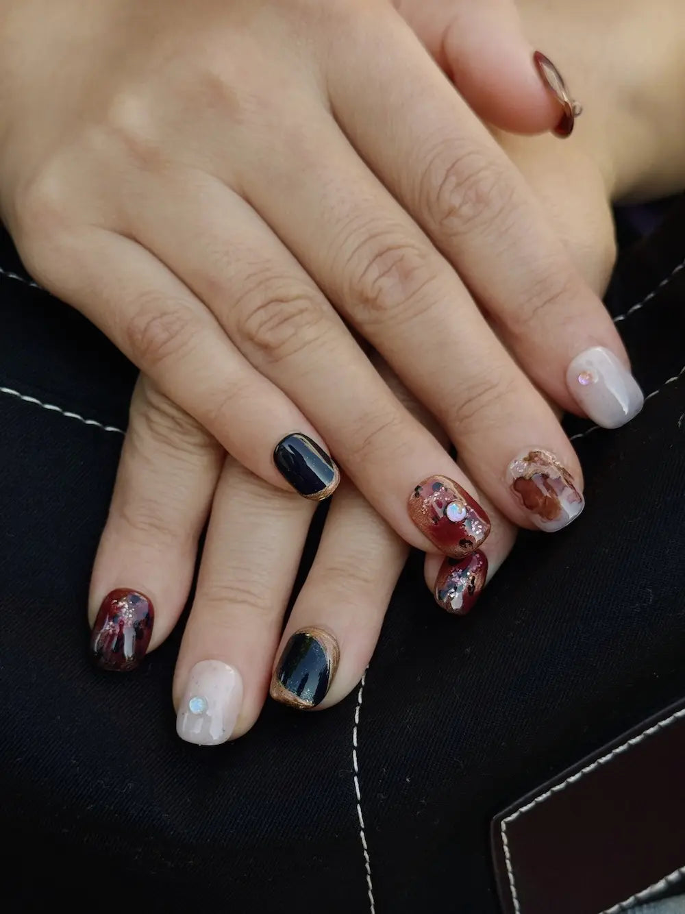 Brown toned Amber Luxury model 01 - JOYOYSY handcrafted press-on nails