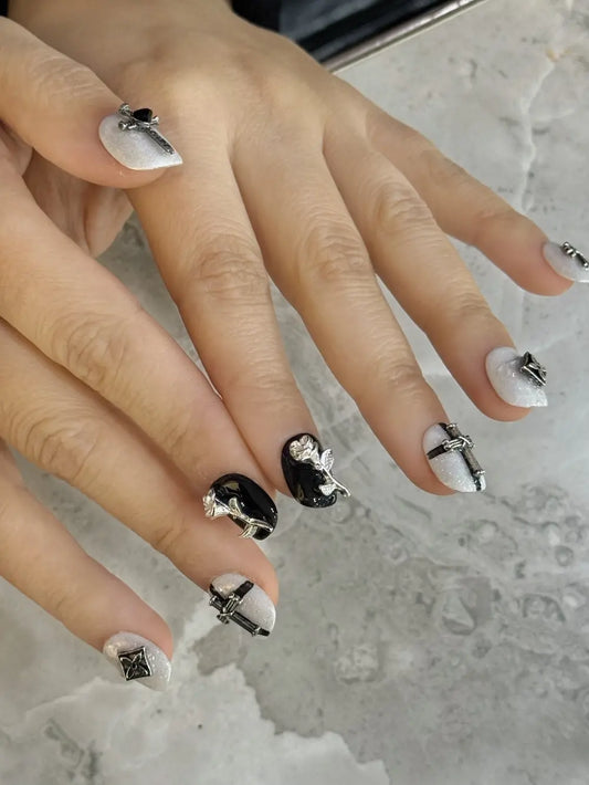 Gothic Silver Rose model 02 - JOYOYSY handcrafted press-on nails