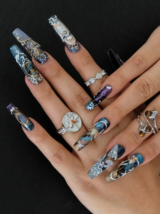 Midnight Alice Secret Garden nail hand 01 - JOYOYSY handcrafted press-on nails