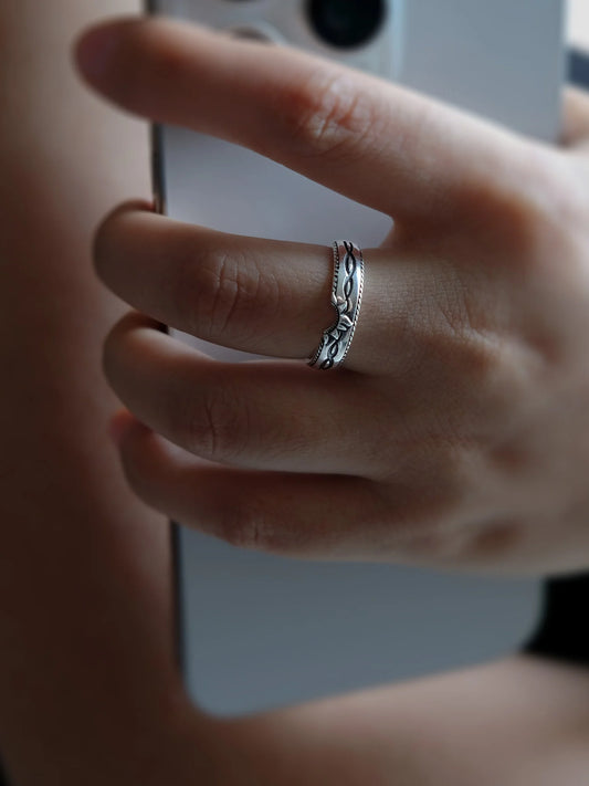 Sun Thorn Silver Ring model 01