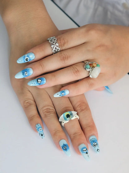 Devil eyes nail hand 01 - JOYOYSY handcrafted press-on nails