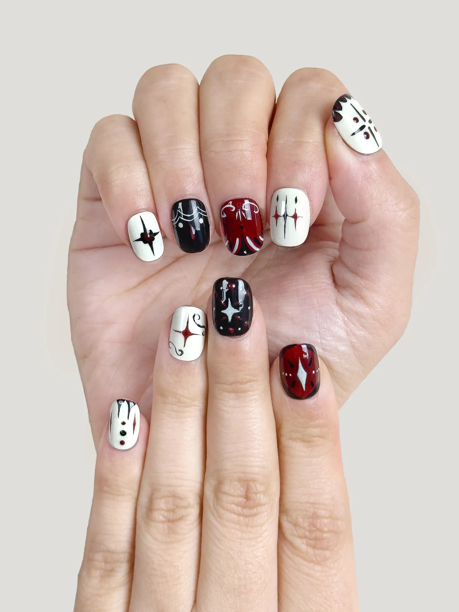 Earthen Glyphs nail hand 01 - JOYOYSY handcrafted press-on nails