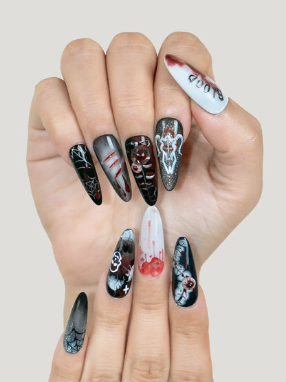 Halloween Blood nail hand 01 - JOYOYSY handcrafted press-on nails