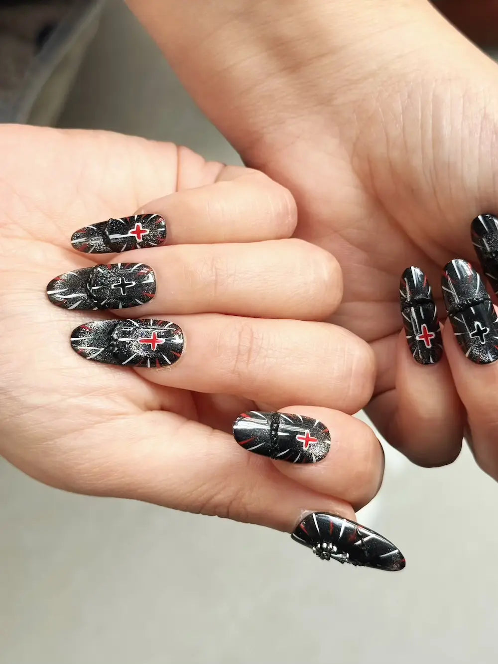 Holy Light model 02 - JOYOYSY handcrafted press-on nails